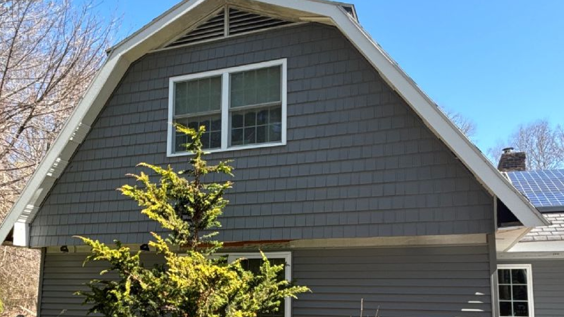 Siding repair vs replacement options for Massachusetts homeowners